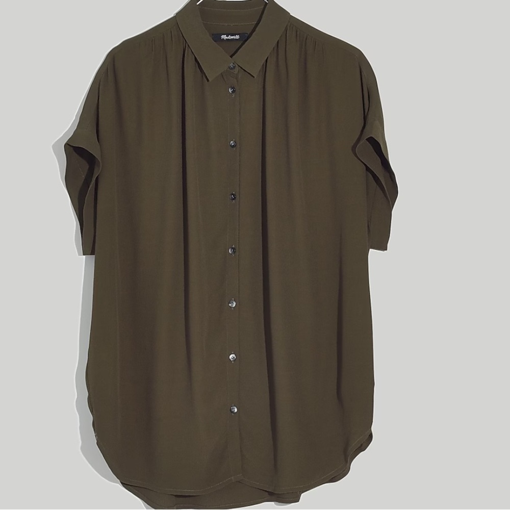 Maxwell Button-up. Women’s Small, oversized.